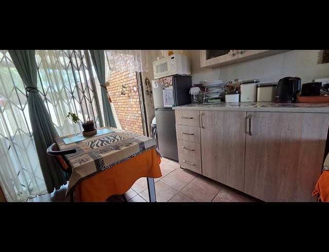 3 BEDROOM CLUSTER FOR SALE IN SOUTH CREST